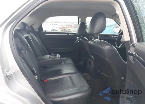 2010 Chrysler 300 Touring/Signature Series/Executive Series from USA, damaged, VIN 2C3CA5CV0AH221758